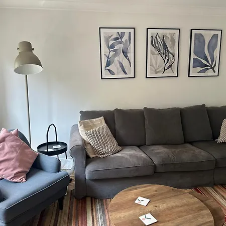Apartment Cosy Kings Cross Apartment, London, Just 8 Mins Walk To Kings Cross St Pancras Station London