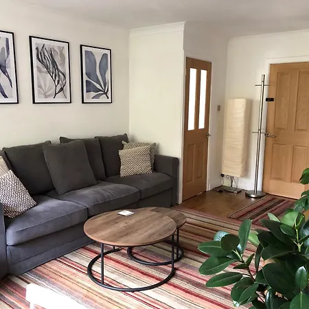 Cosy Kings Cross Apartment, London, Just 8 Mins Walk To Kings Cross St Pancras Station Apartment *
