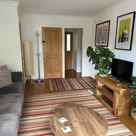 Cosy Kings Cross Apartment, London, Just 8 Mins Walk To Kings Cross St Pancras Station *