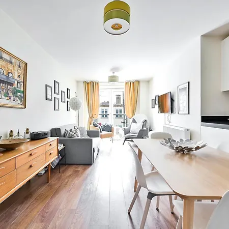2 Bed Flat Next Old Street Tube *