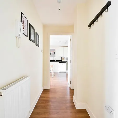 2 Bed Flat Next Old Street Tube