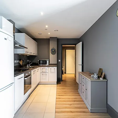Apartment Riverside Escape With Breathtaking Thames Views *