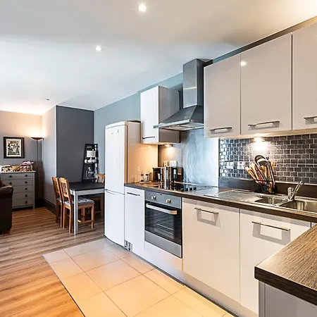 Apartment Riverside Escape With Breathtaking Thames Views London