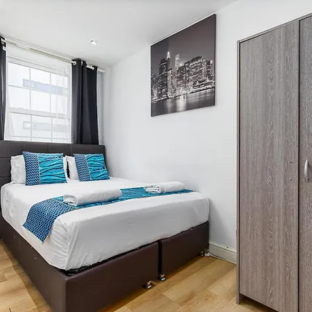Aldgate Flats *
