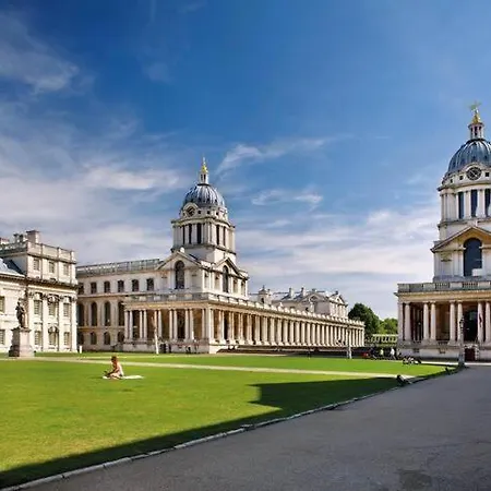 1 Dbl Bed Ground Floor Modern Oriental Flat Greenwich Park Apartment London