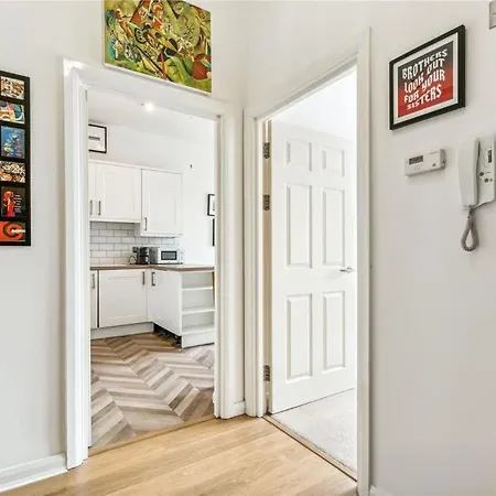 Charming 1 Bedroom Flat With Parking In *