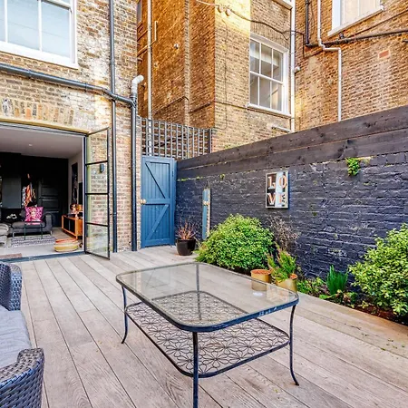 Notting Hill Playhouse Apartment *