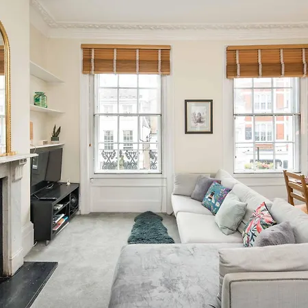Victorian Garden Retreat: Hyde Park Elegance * London