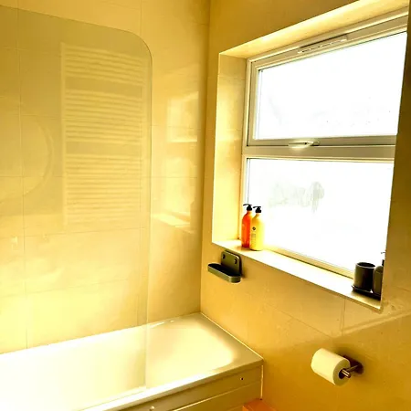 A Lovely 1 Bedroom Flat / Modern-cosy *
