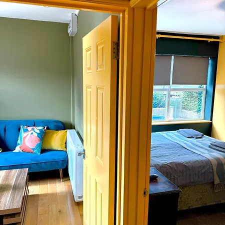 Apartment A Lovely 1 Bedroom Flat / Modern-cosy