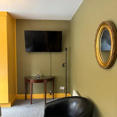 A Lovely 1 Bedroom Flat / Modern-cosy Apartment London