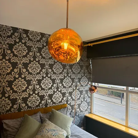 A Lovely 1 Bedroom Flat / Modern-cosy London