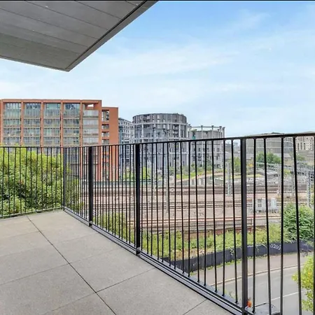 Modern King's Cross Apartment London