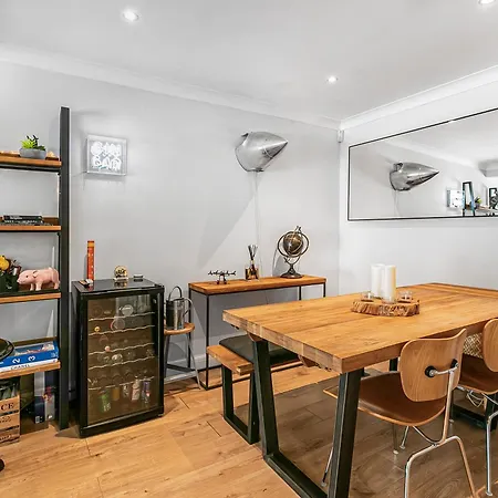 Holiday home 4 Bedroom House With Gym - Behind V&a Museum London