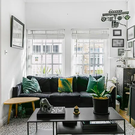 4 Bedroom House With Gym - Behind V&a Museum London