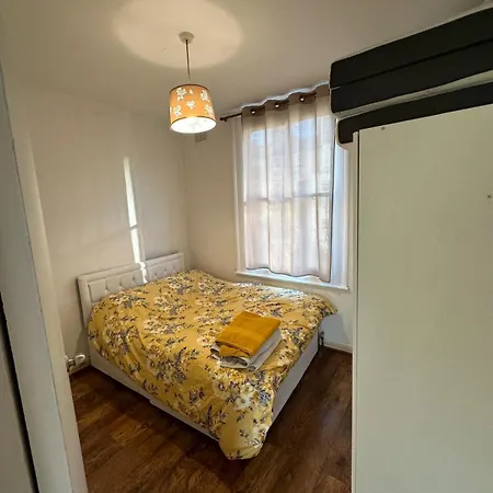 One Bed Victorian Flat,10 Min Walk To Paddington, Sleeps 4, Pet-friendly Apartment