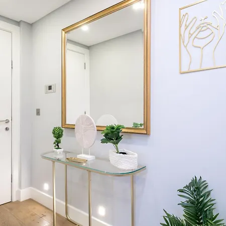 Nottinghill On River Luxe Flat With Balcony *