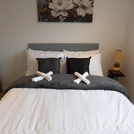 Beckton Docklands - 1 Bedroom - Sleeps 4 - Wifi Apartment
