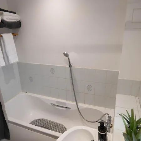 Apartment Beckton Docklands - 1 Bedroom - Sleeps 4 - Wifi *