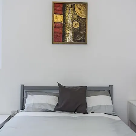 Stylish 3-bed In Clerkenwell Within Walking Distance To Tube Stations London
