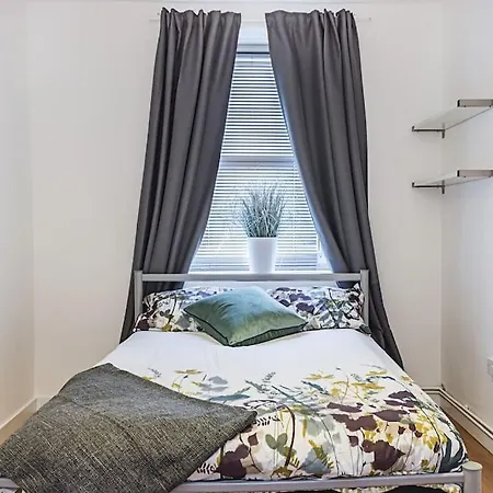 Stylish 3-bed In Clerkenwell Within Walking Distance To Tube Stations * London