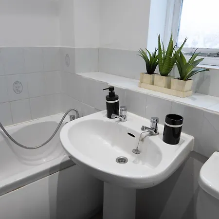 Beckton Docklands - 1 Bedroom - Sleeps 4 - Wifi Apartment