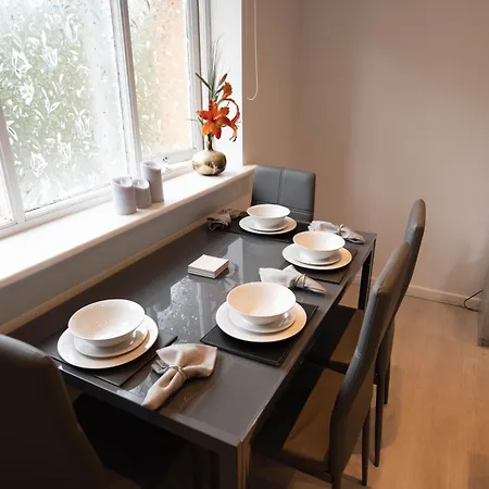 Beckton Docklands - 1 Bedroom - Sleeps 4 - Wifi Apartment London