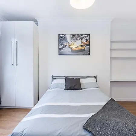 Stylish 3-bed In Clerkenwell Within Walking Distance To Tube Stations *