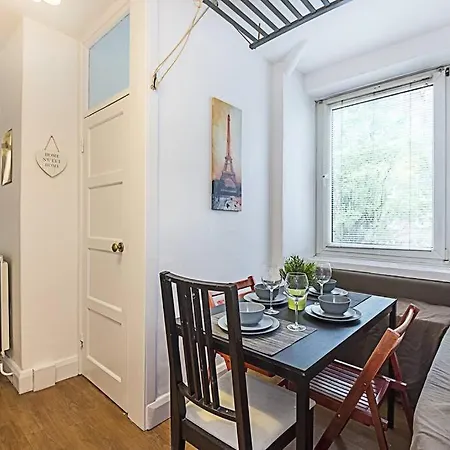 Apartment Stylish 3-bed In Clerkenwell Within Walking Distance To Tube Stations