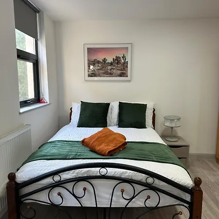 Apartamento Modern 3 Bedroom With 2 Bathroom In Londres