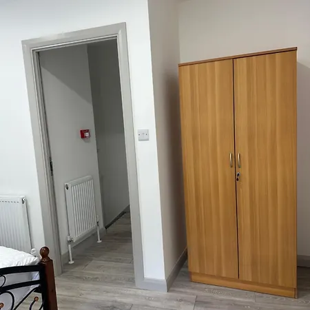 Modern 3 Bedroom With 2 Bathroom In *