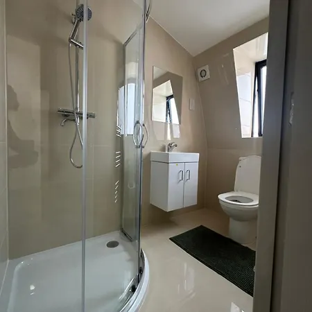 Apartamento Modern 3 Bedroom With 2 Bathroom In Londres