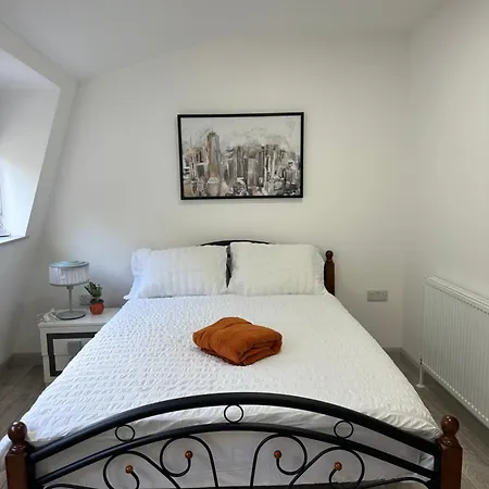 Modern 3 Bedroom With 2 Bathroom In * Londres