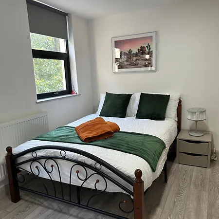 Modern 3 Bedroom With 2 Bathroom In *