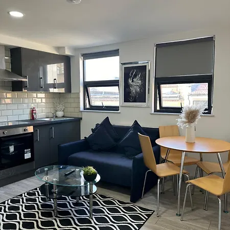 Modern 3 Bedroom With 2 Bathroom In *