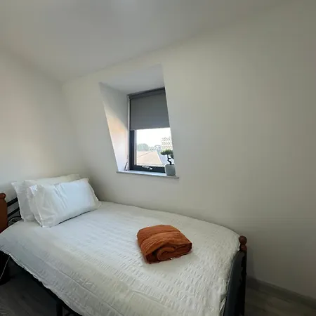 Modern 3 Bedroom With 2 Bathroom In