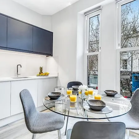 Apartment Lux Abbey Road Sleeps Up To 7