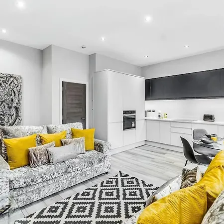 Lux Abbey Road Sleeps Up To 7 * London