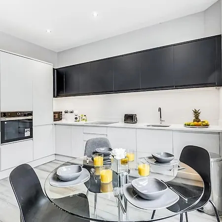 Apartment Lux Abbey Road Sleeps Up To 7 *