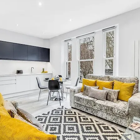 Apartment Lux Abbey Road Sleeps Up To 7