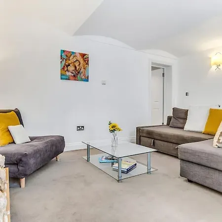 Elegant In The Heart Of Chelsea Sleeps 7 Apartment London