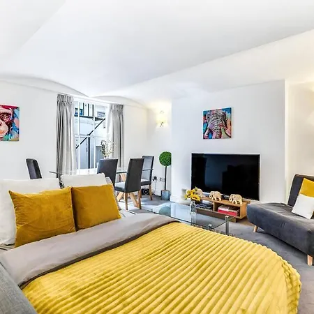 Elegant In The Heart Of Chelsea Sleeps 7 * London