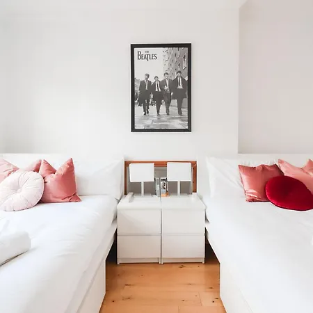 Chelsea Guest house *