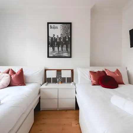 Chelsea Guest house *