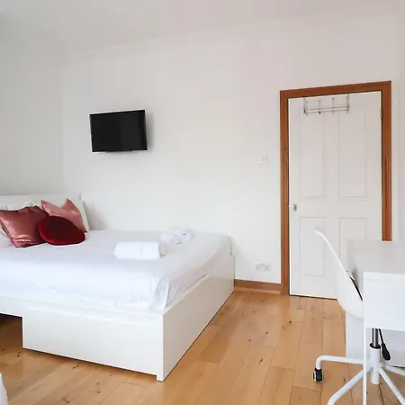 Chelsea Guest house *