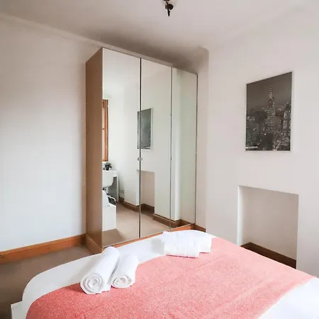Chelsea Guest house *