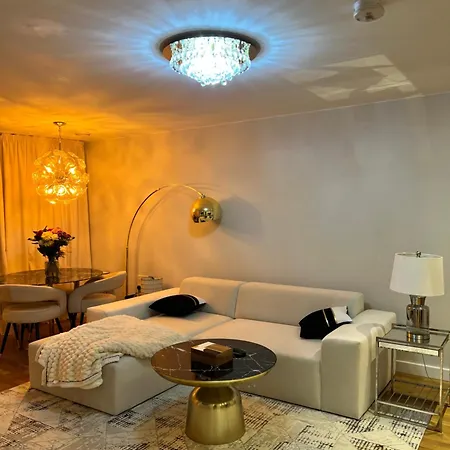 En-suite Modern Homestay