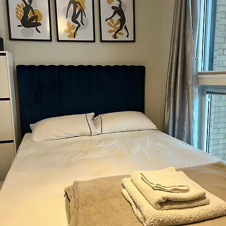 En-suite Modern Homestay Brentford
