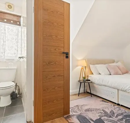 4 Bed Near Wembley Stadium *