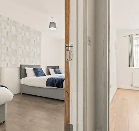 Apartment 4 Bed Near Wembley Stadium